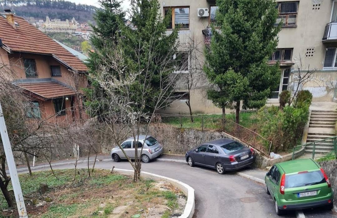 Cozy, Nice & Quiet Apartment Lucky Sarajevo - Free Public Parking Bagian luar foto